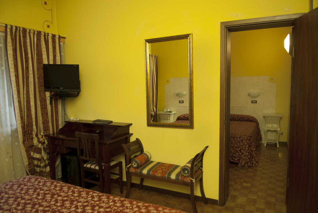 Ai Ronchi Motor Hotel Brescia Habitación foto